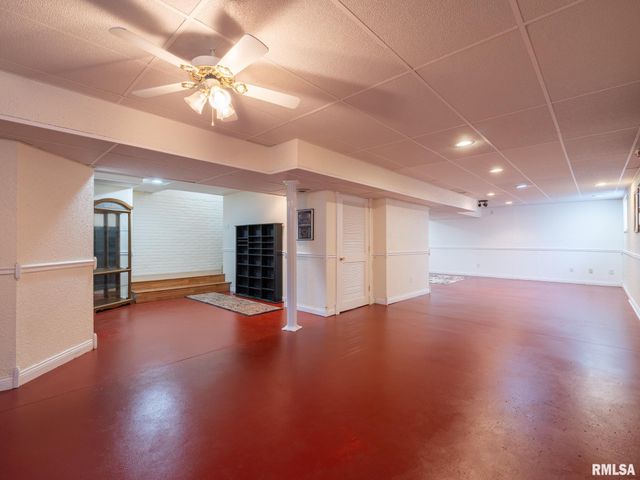 1404 HARDT Court, Pekin, IL 61554
