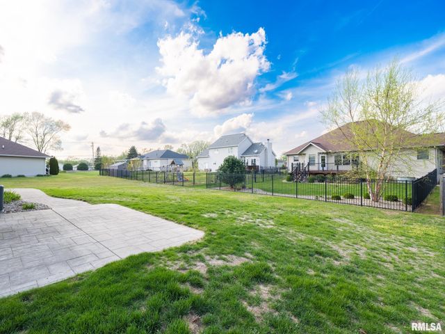 1404 HARDT Court, Pekin, IL 61554