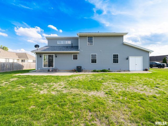1404 HARDT Court, Pekin, IL 61554