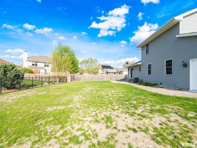 1404 HARDT Court, Pekin, IL 61554