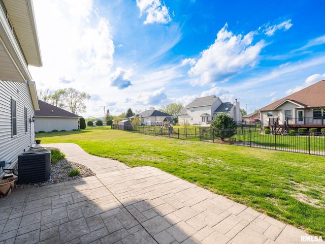 1404 HARDT Court, Pekin, IL 61554