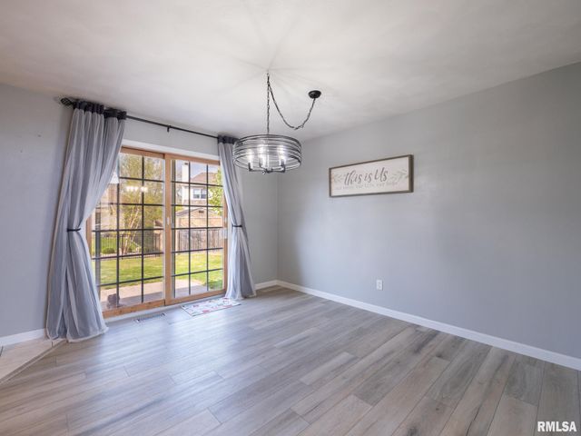 1404 HARDT Court, Pekin, IL 61554