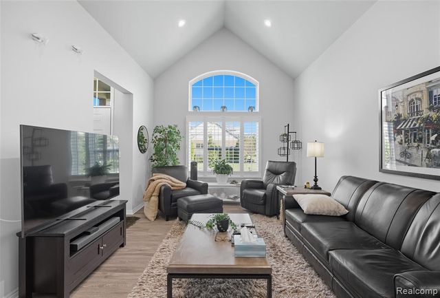 45678 Aragon Lane, Canton, MI 48187