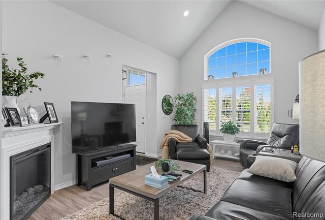 45678 Aragon Lane, Canton, MI 48187