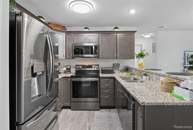 45678 Aragon Lane, Canton, MI 48187