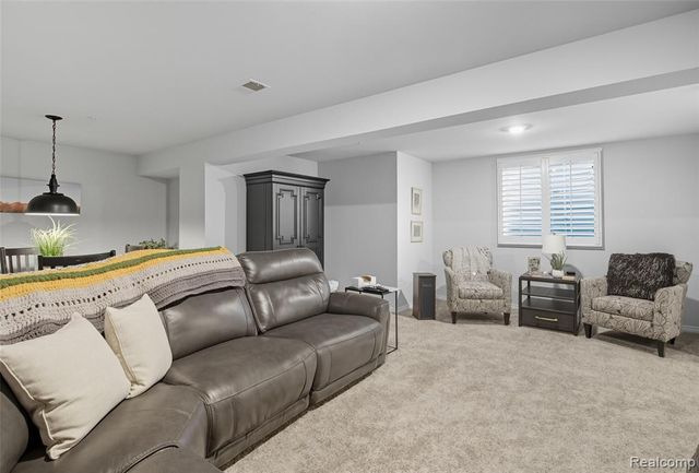 45678 Aragon Lane, Canton, MI 48187