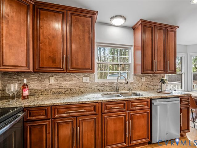 2002 Castle Glen Ct, Chesterfield, VA 23236