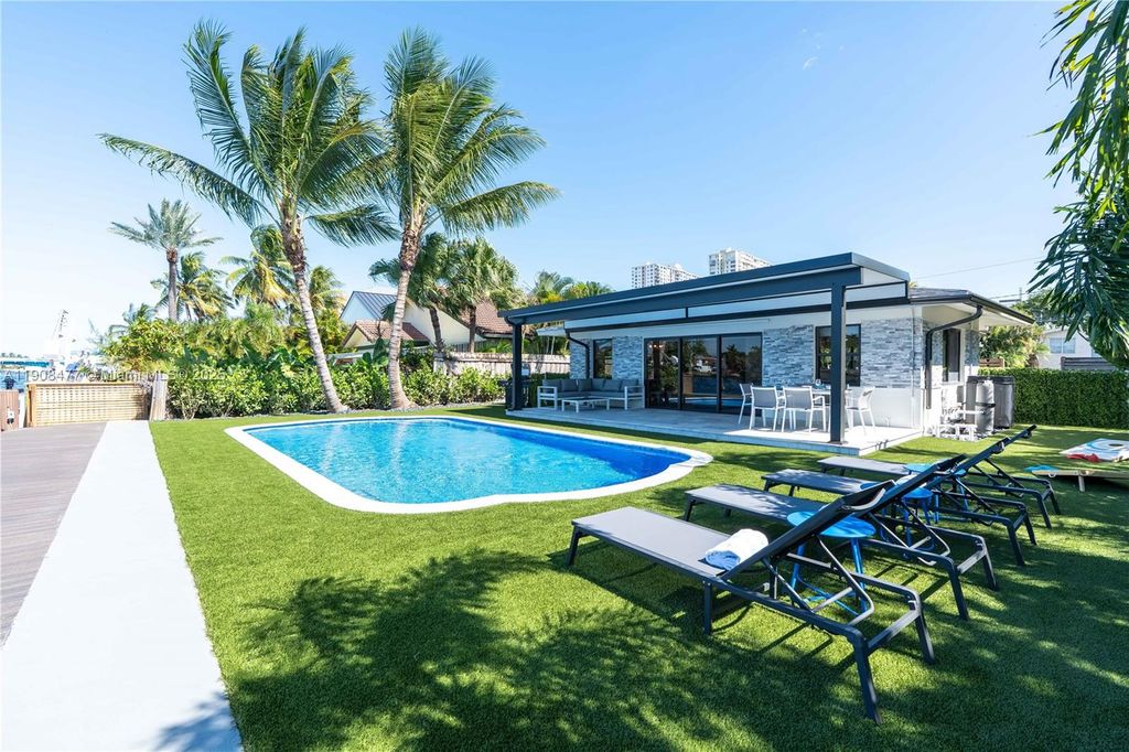 309 S Riverside Dr, Pompano Beach, FL 33062