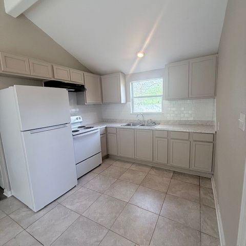 2621 Old Marlin, Waco, TX 76705