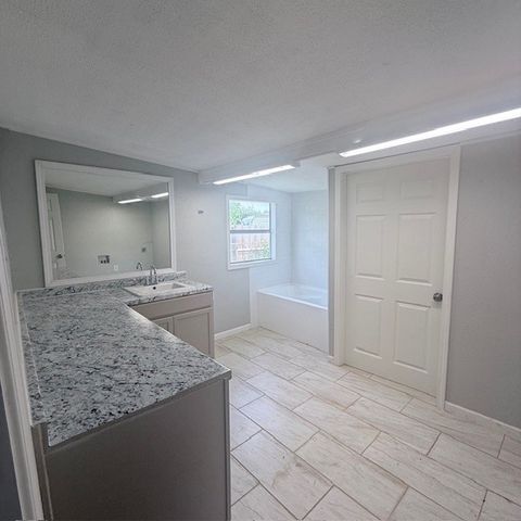 2621 Old Marlin, Waco, TX 76705