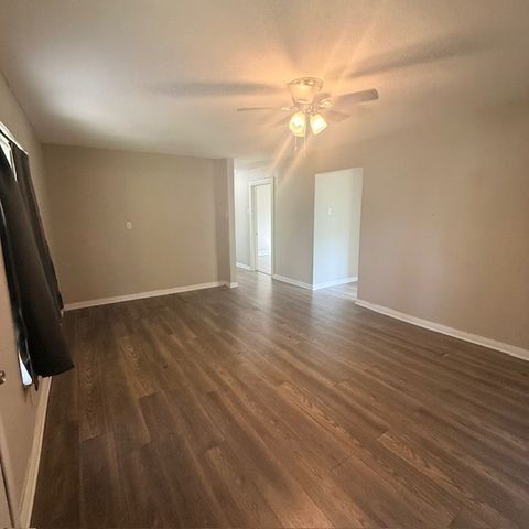 2621 Old Marlin, Waco, TX 76705