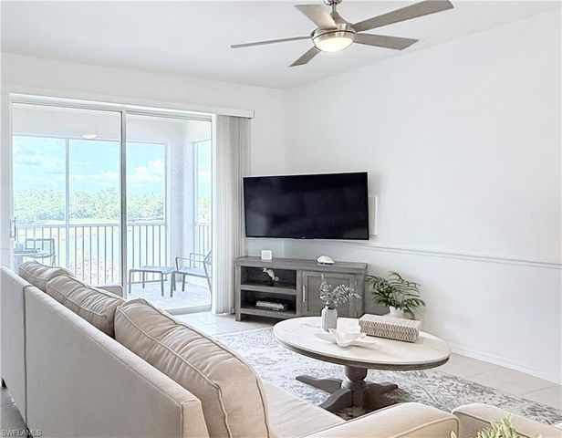 8555 Naples Heritage DR 246, Naples, FL 34112