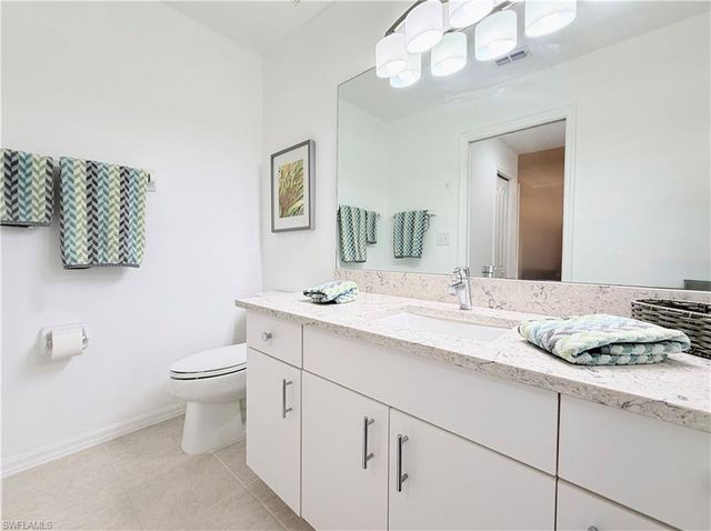 8555 Naples Heritage DR 246, Naples, FL 34112