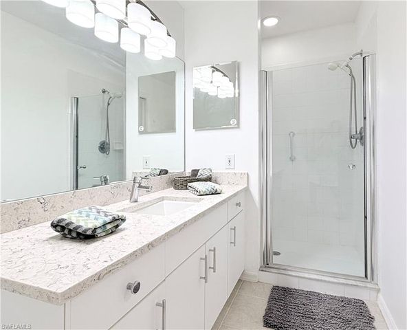 8555 Naples Heritage DR 246, Naples, FL 34112