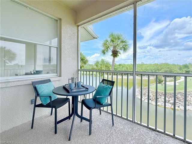 8555 Naples Heritage DR 246, Naples, FL 34112