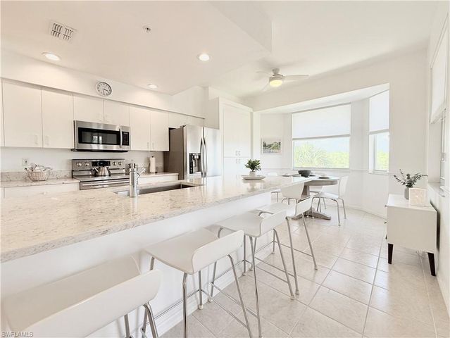 8555 Naples Heritage DR 246, Naples, FL 34112
