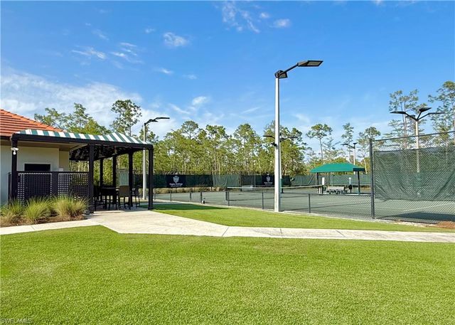 8555 Naples Heritage DR 246, Naples, FL 34112