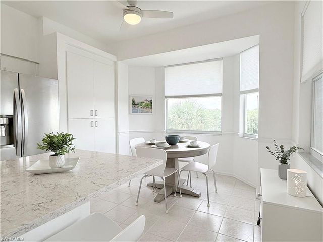 8555 Naples Heritage DR 246, Naples, FL 34112