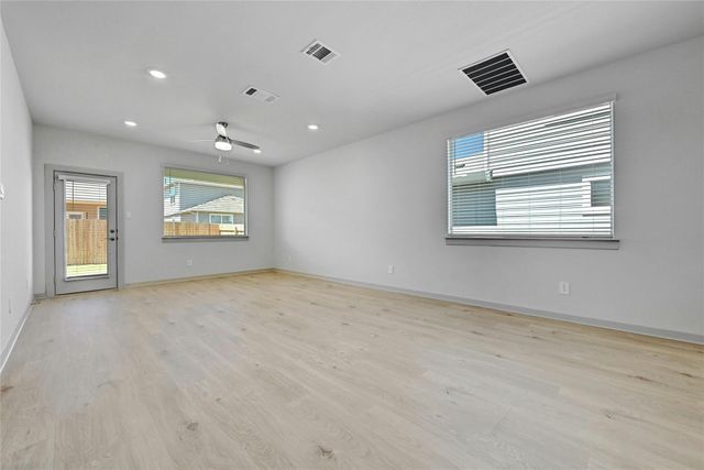 121 NEW HAVEN ST, San Marcos, TX 78666