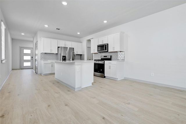 121 NEW HAVEN ST, San Marcos, TX 78666