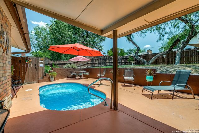 5915 Seneca Dr, Leon Valley, TX 78238