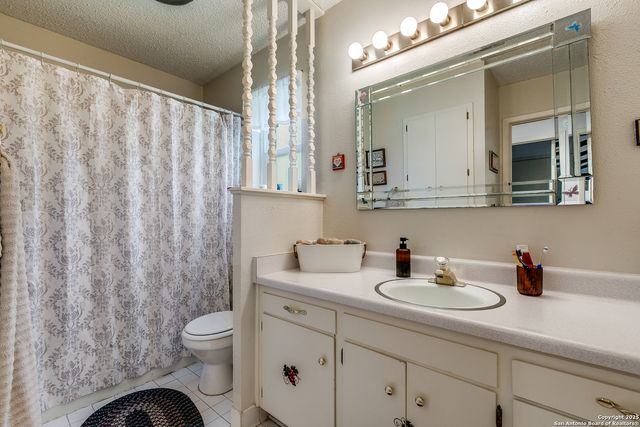 5915 Seneca Dr, Leon Valley, TX 78238