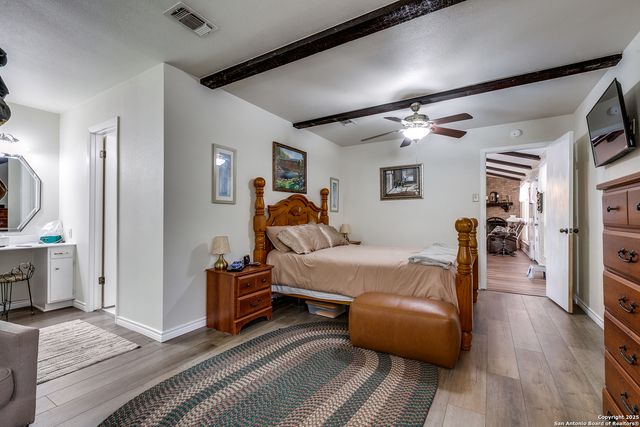 5915 Seneca Dr, Leon Valley, TX 78238
