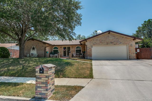 5915 Seneca Dr, Leon Valley, TX 78238