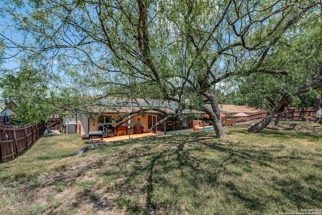 5915 Seneca Dr, Leon Valley, TX 78238