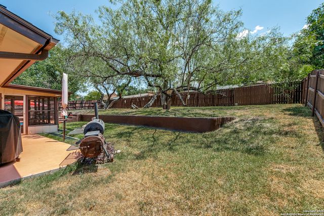 5915 Seneca Dr, Leon Valley, TX 78238