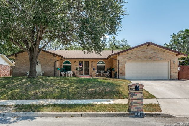 5915 Seneca Dr, Leon Valley, TX 78238