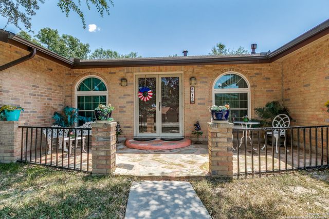 5915 Seneca Dr, Leon Valley, TX 78238