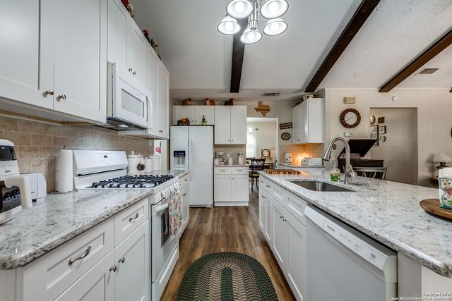 5915 Seneca Dr, Leon Valley, TX 78238