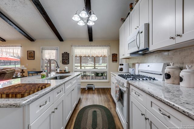 5915 Seneca Dr, Leon Valley, TX 78238