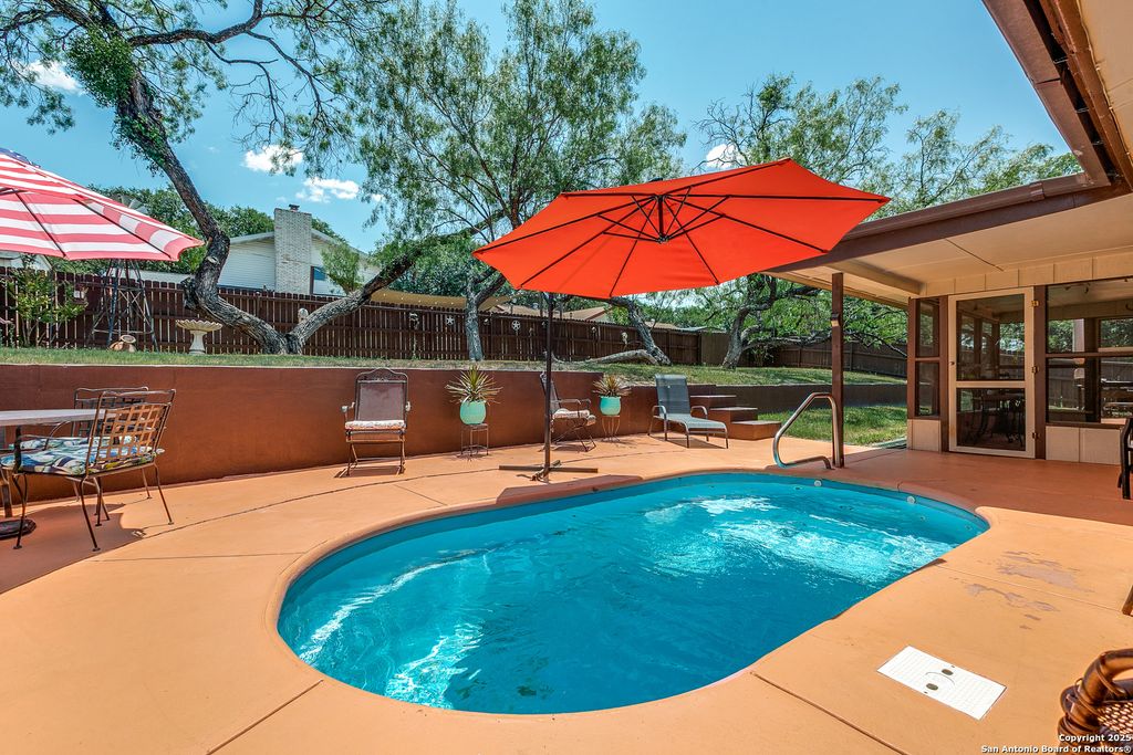 5915 Seneca Dr, Leon Valley, TX 78238