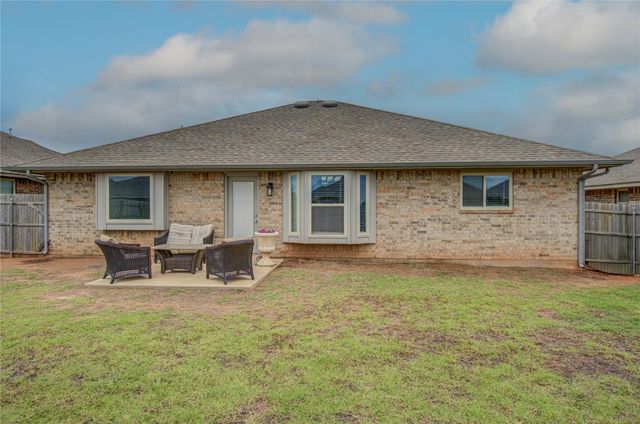3911 Abingdon Drive, Norman, OK 73026