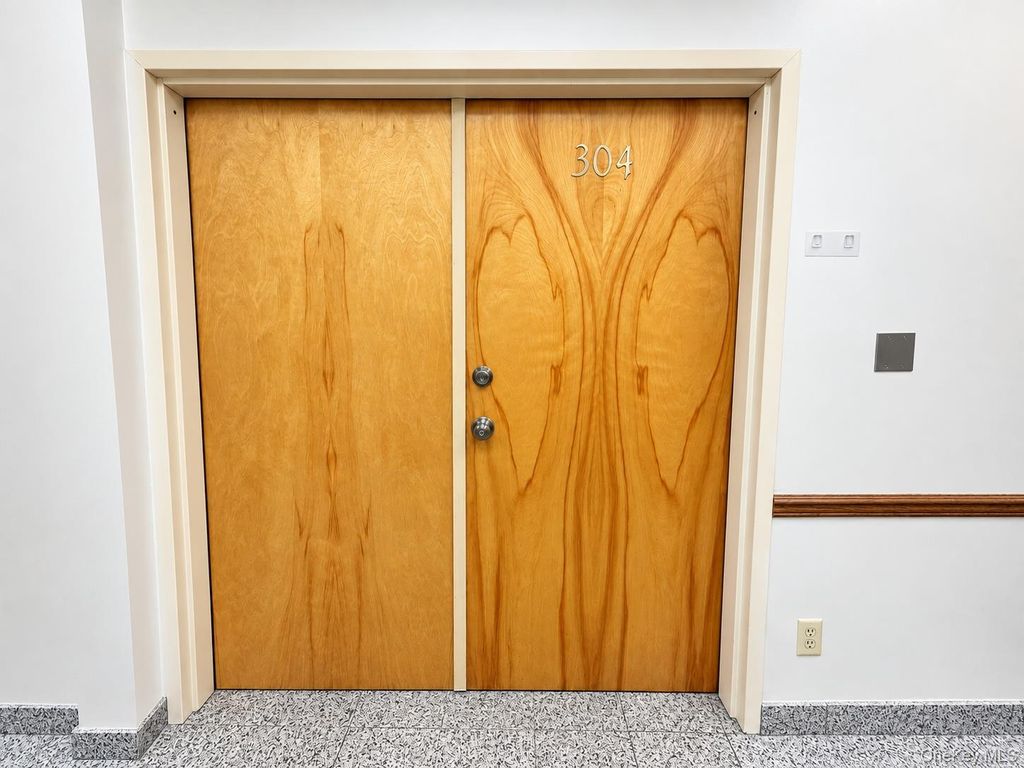 189 Sunrise Highway 304, Rockville Centre, NY 11570 — photo 2
