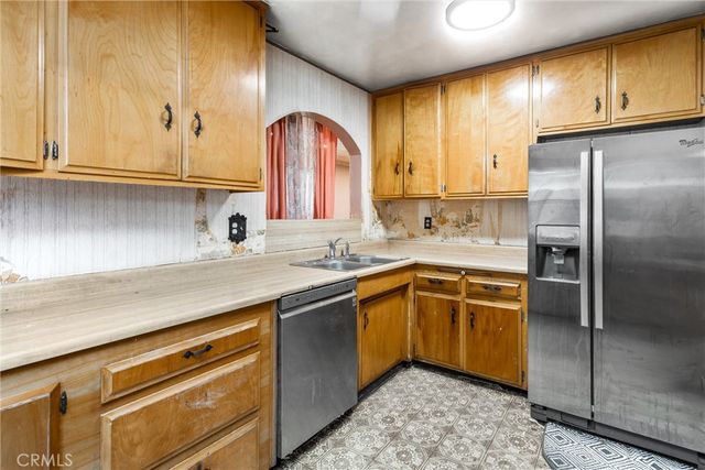 450 W Cromwell, Rialto, CA 92376