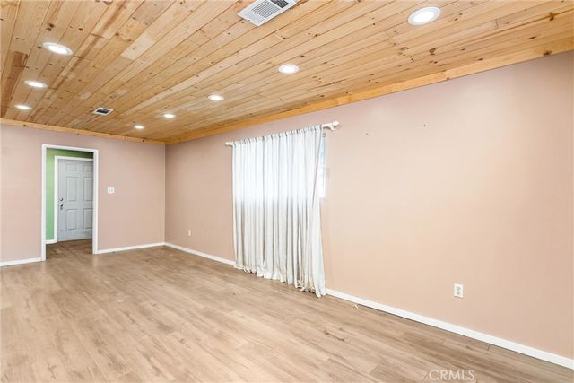 450 W Cromwell, Rialto, CA 92376