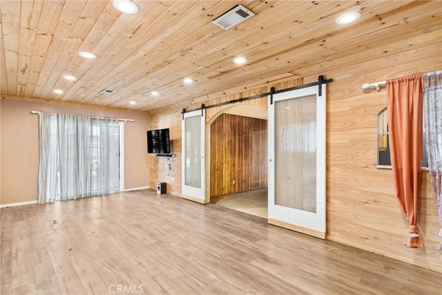 450 W Cromwell, Rialto, CA 92376