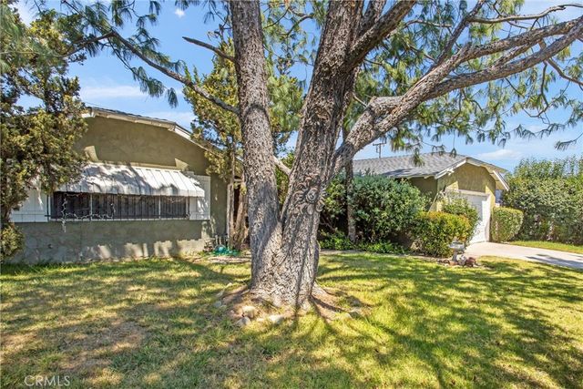 450 W Cromwell, Rialto, CA 92376