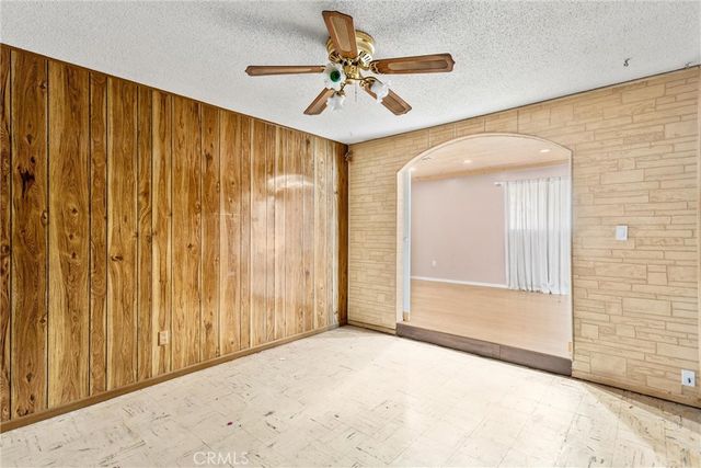 450 W Cromwell, Rialto, CA 92376