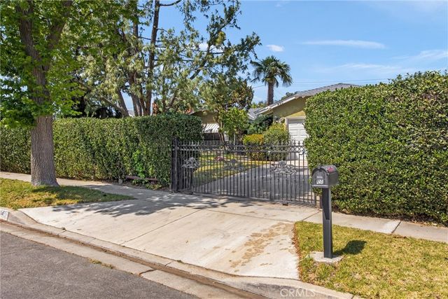 450 W Cromwell, Rialto, CA 92376