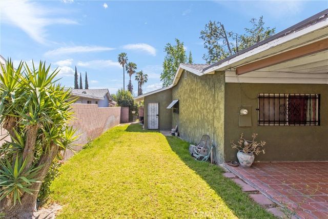 450 W Cromwell, Rialto, CA 92376