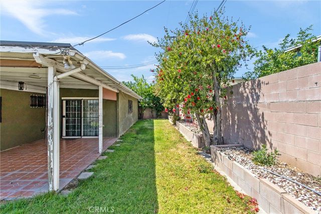 450 W Cromwell, Rialto, CA 92376