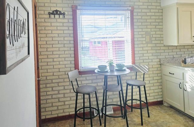 3800 Brooklawn CIRCLE, South Milwaukee, WI 53172