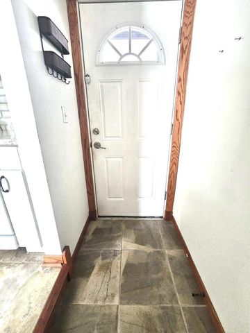 3800 Brooklawn CIRCLE, South Milwaukee, WI 53172