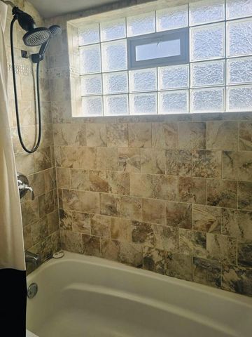 3800 Brooklawn CIRCLE, South Milwaukee, WI 53172