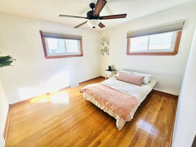 3800 Brooklawn CIRCLE, South Milwaukee, WI 53172