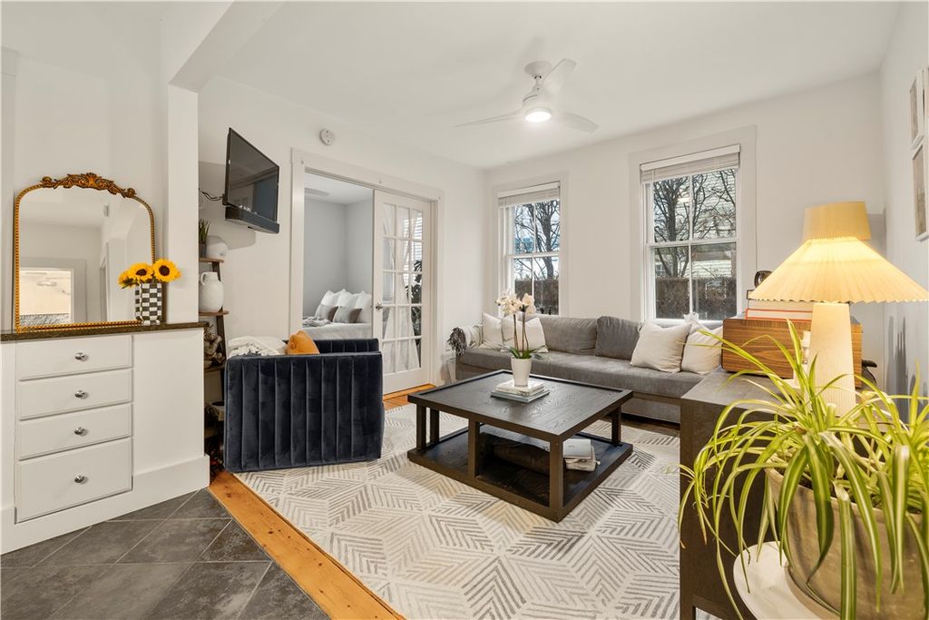 33 Marsh Street, Newport, RI 02840